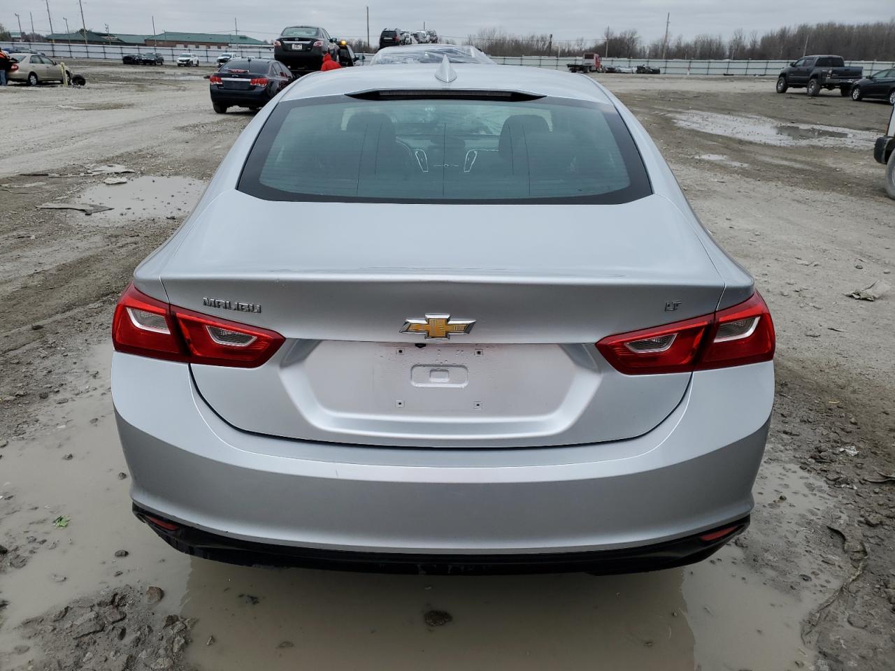1G1ZD5ST2JF275800 CHEVROLET MALIBU 2018