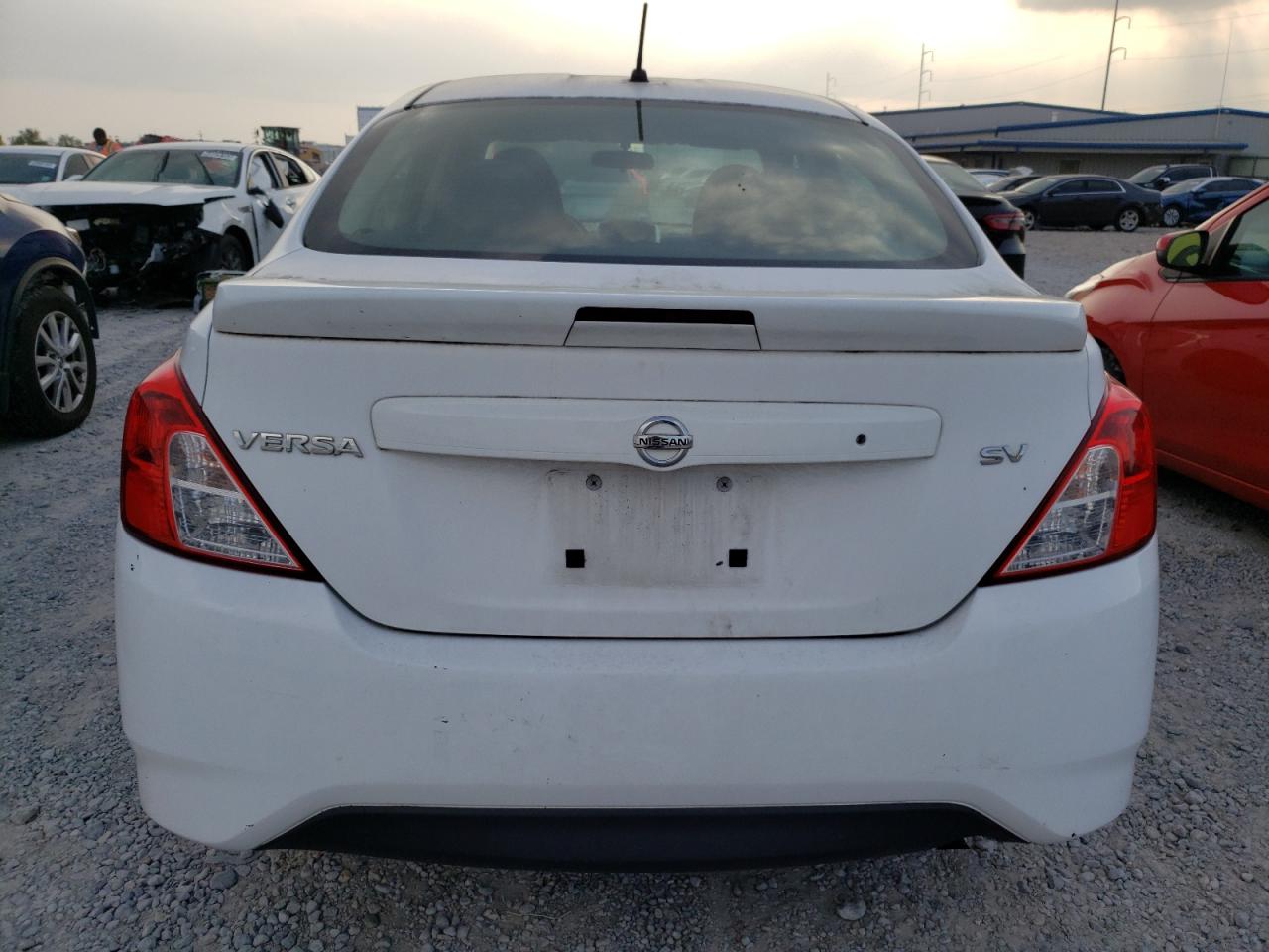 3N1CN7AP7JL814222 NISSAN VERSA 2018