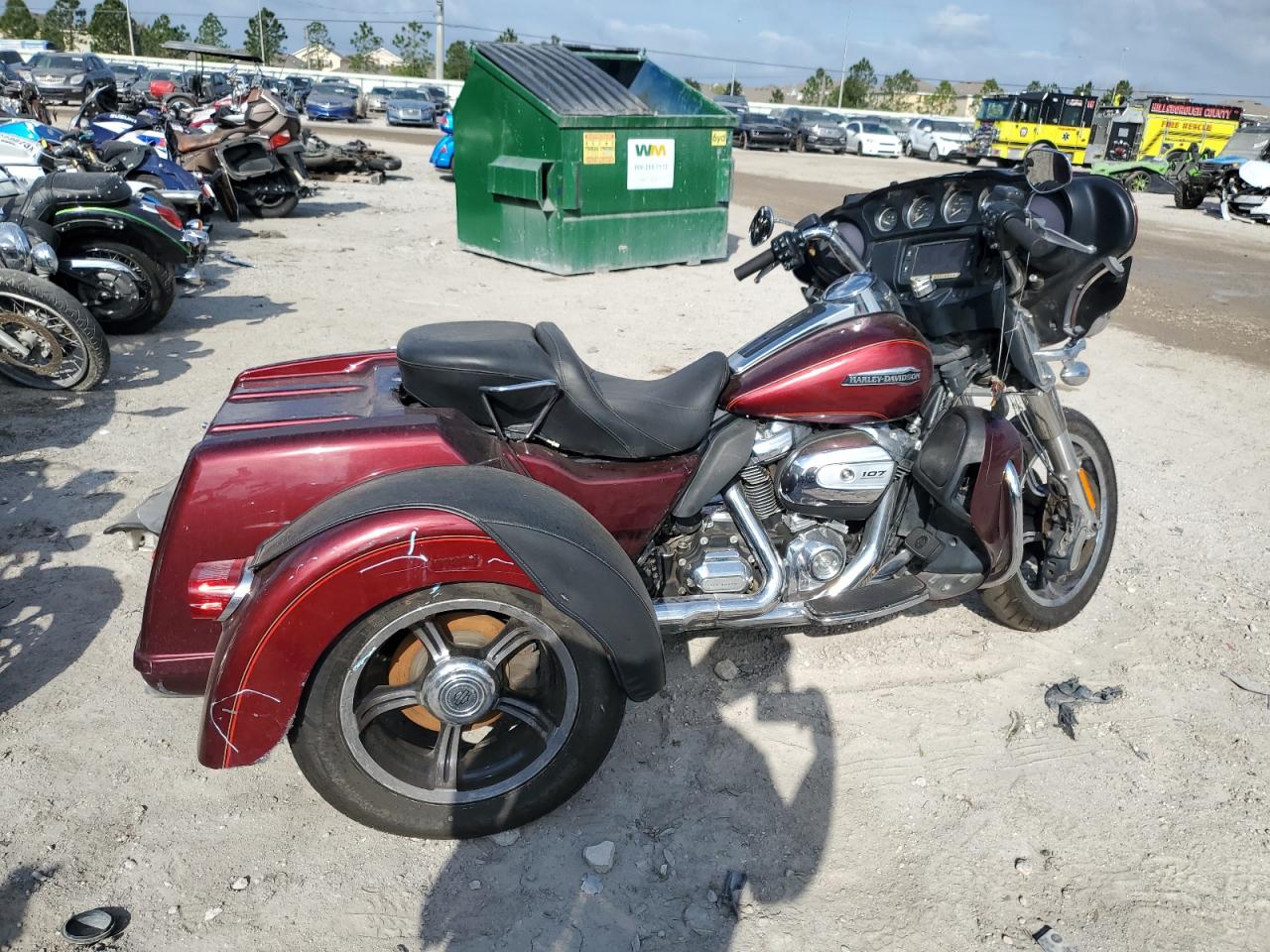 1HD1MAD12HB859297 HARLEY-DAVIDSON FLHTCUTG T 2017