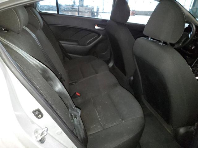 3KPFK4A7XHE093703 KIA FORTE LX