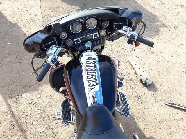 2011 HARLEY-DAVIDSON FLHTCUSE6 - 1HD1PR83XBB951802