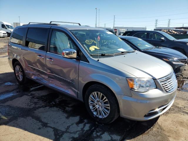 2015 CHRYSLER TOWN & COU 2C4RC1CG7FR514231
