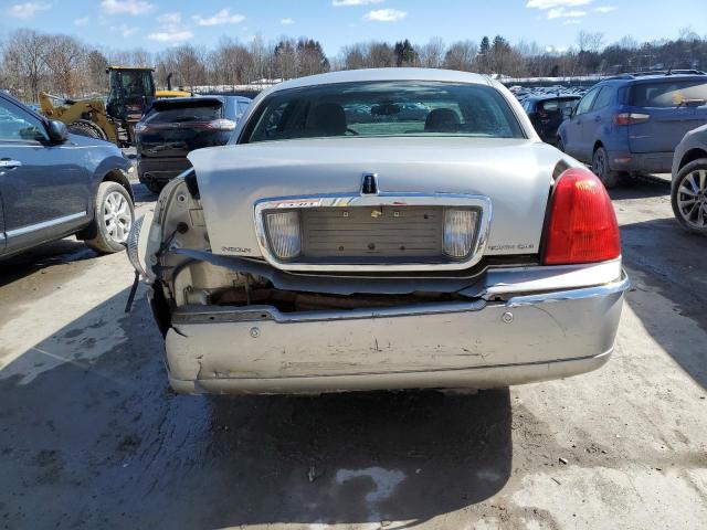 1LNHM83W83Y664098 Lincoln TOWNCAR