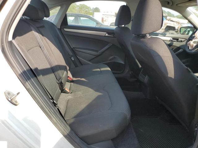 2015 VOLKSWAGEN PASSAT S - 1VWAS7A31FC046263