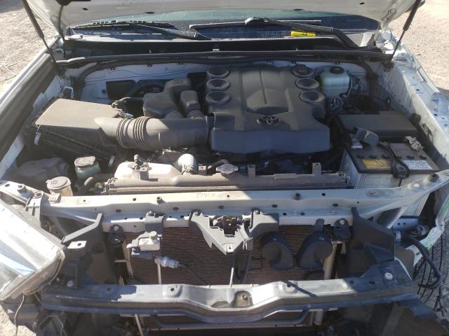2018 TOYOTA 4RUNNER SR JTEBU5JR8J5503086