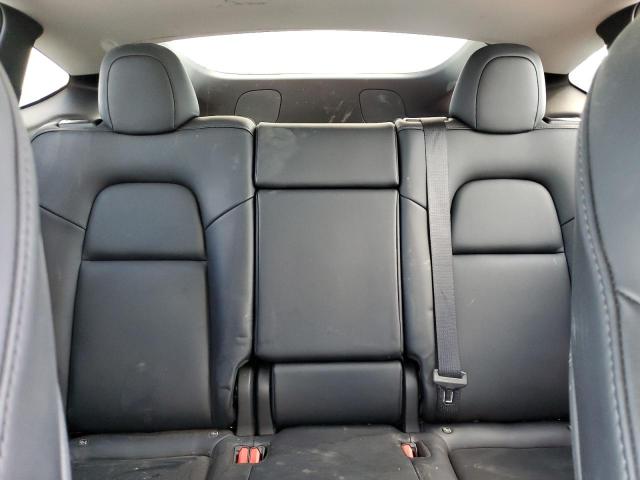7SAYGDEE2NF386572 Tesla Model Y