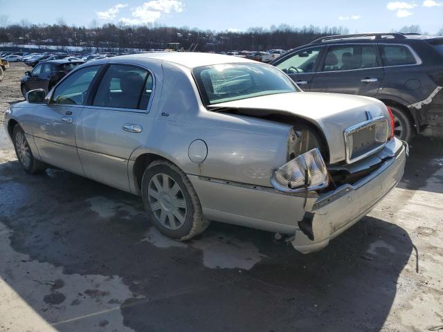 1LNHM83W83Y664098 Lincoln TOWNCAR