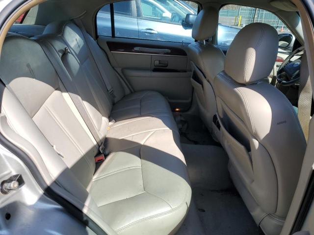 1LNHM83W83Y664098 Lincoln TOWNCAR