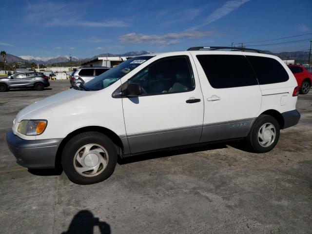 2001 Toyota Sienna LE