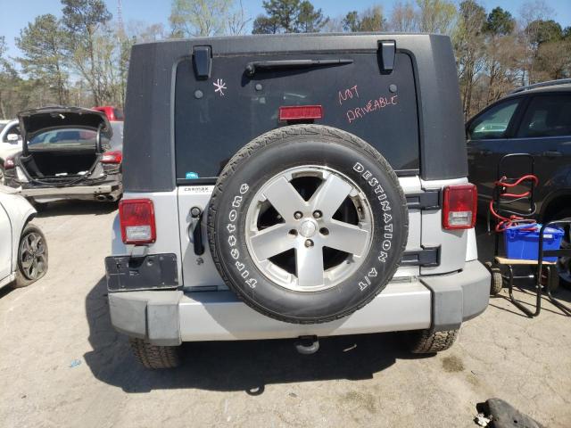 1J8FA541X8L605394 Jeep Wrangler Sahara