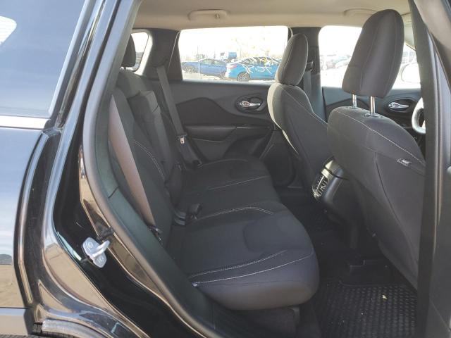1C4PJMCB0GW145692 Jeep Cherokee Latitude