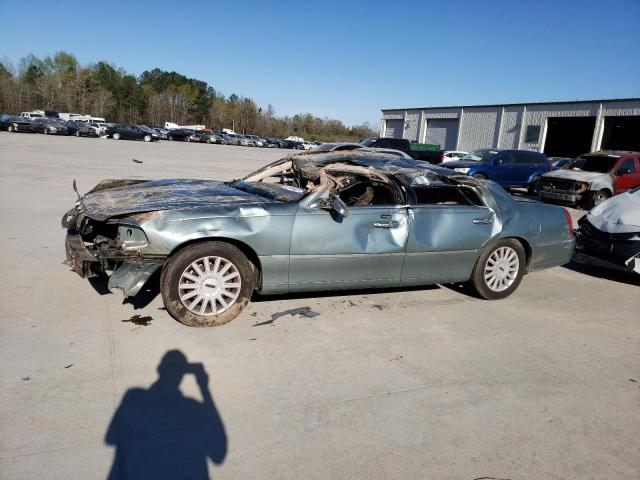 2005 Lincoln Town Car Signature Limited