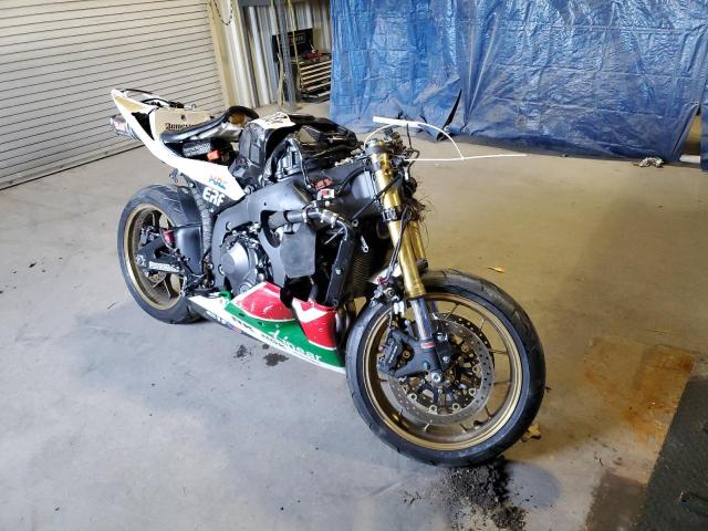 Salvage cars for sale from Copart Ellwood City, PA: 2013 Honda CBR600 RR