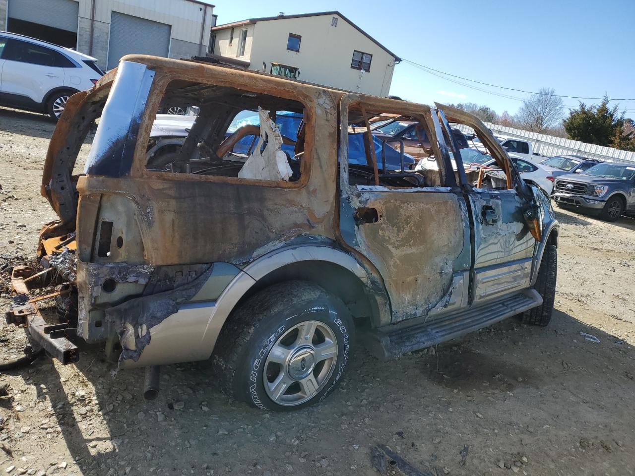 2004 Ford Expedition - Image 3