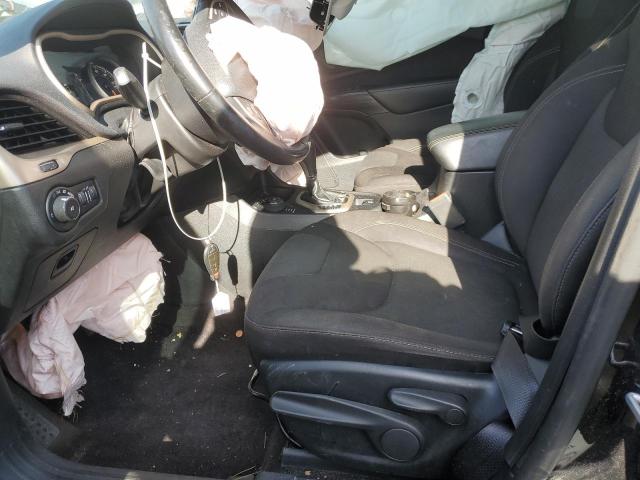 1C4PJMCB8HW520696 Jeep Cherokee Latitude