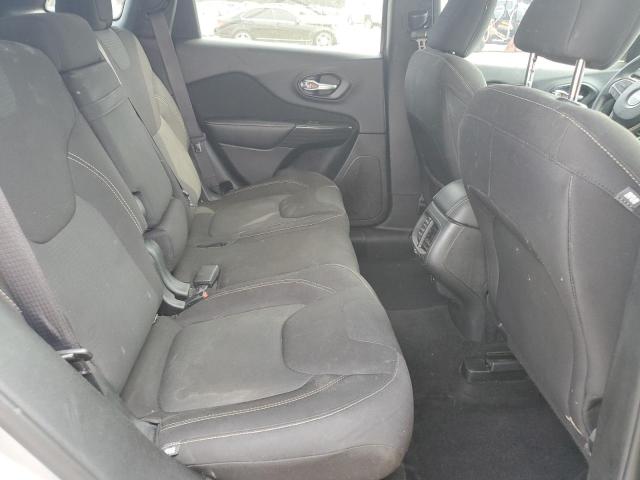 1C4PJLCB9GW126472 Jeep Cherokee Latitude