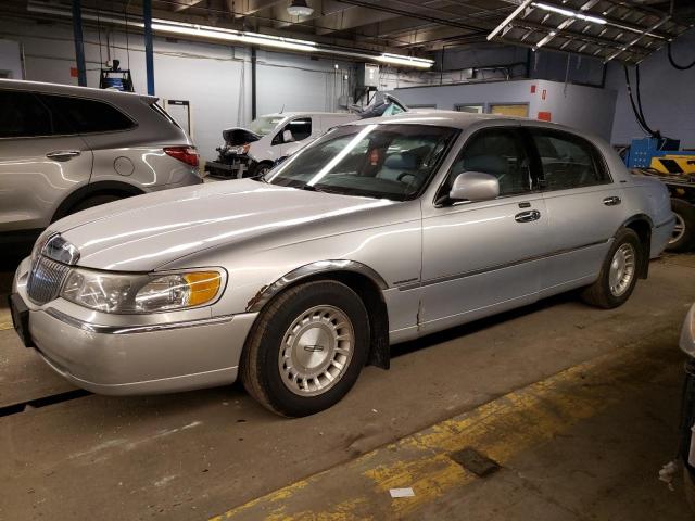 1999 Lincoln Town Car Executive