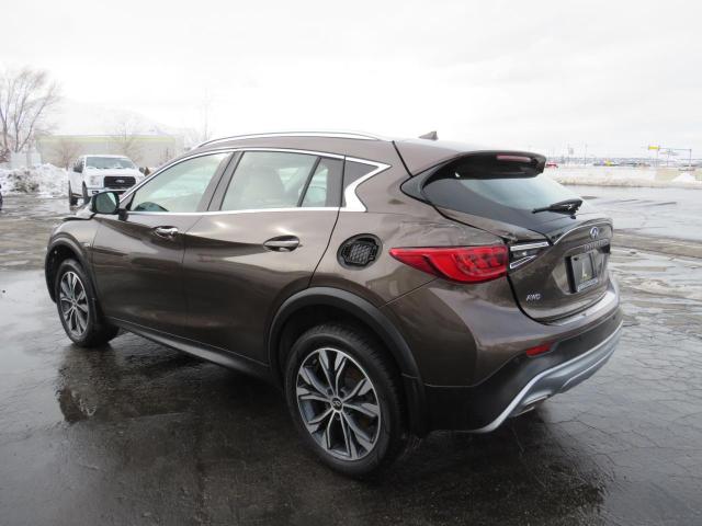 2018 INFINITI QX30 BASE - SJKCH5CR0JA055828