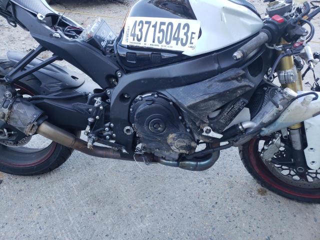 2011 SUZUKI GSX750 - JS1GR7MA1B2101145