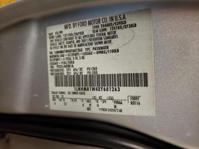 1LNHM81W4XY681263 Lincoln Town Car Executive