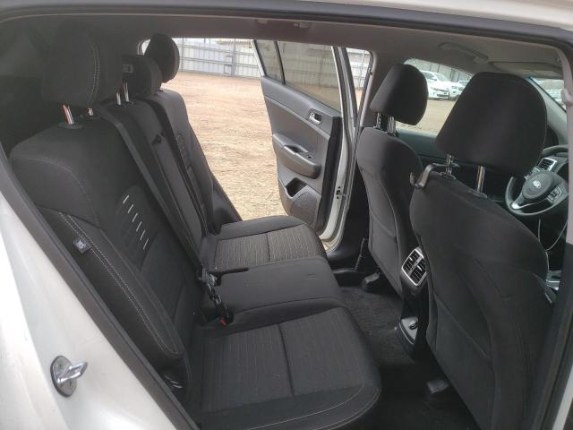 KNDPMCAC6J7474444 KIA Sportage Lx