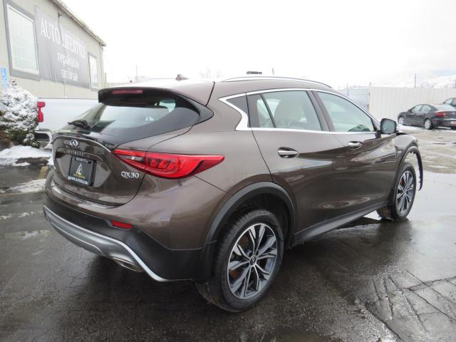 2018 INFINITI QX30 BASE - SJKCH5CR0JA055828