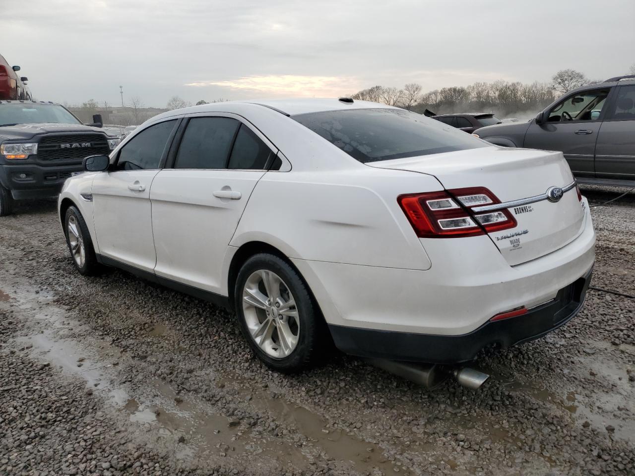 1FAHP2E90DG213678 2013 Ford Taurus Sel