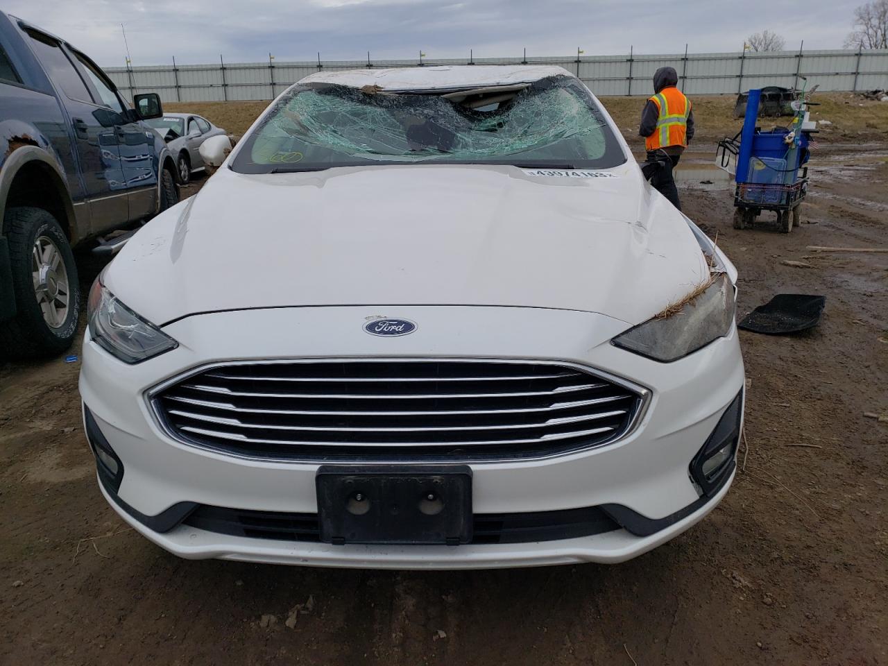 3FA6P0HD3KR178457 2019 Ford Fusion Se