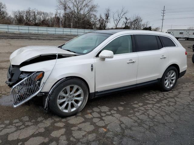 2016 Lincoln MKT 