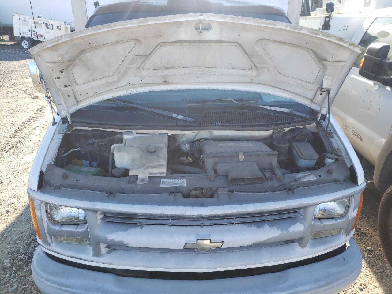 1999 Chevrolet Express G3500 VIN: 1GBHG31R8X1073199 Lot: 61770405