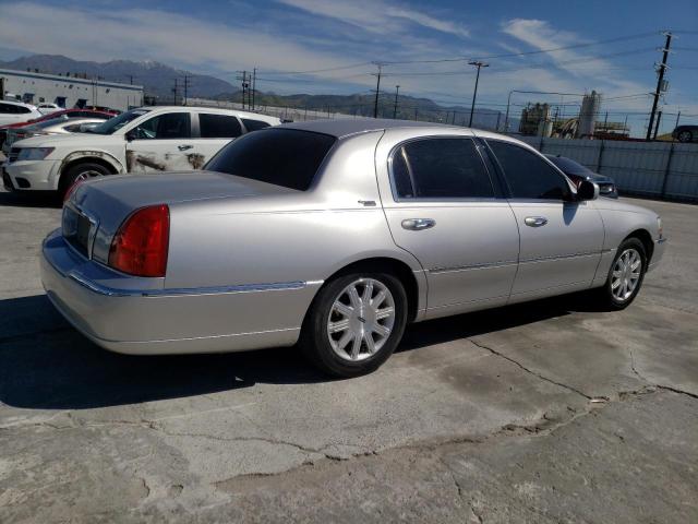 2LNBL8CV1AX628024 Lincoln Town Car Signature Limited
