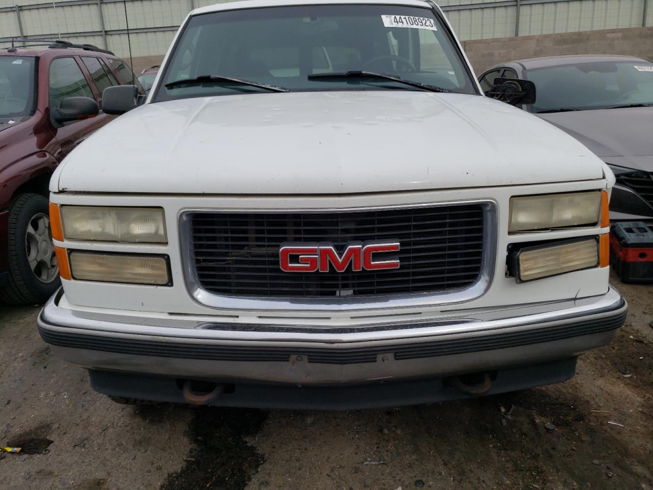 1997 GMC Yukon VIN: 1GKEK13R7VJ715086 Lot: 44108923