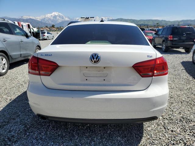 2015 VOLKSWAGEN PASSAT S - 1VWAT7A33FC067743