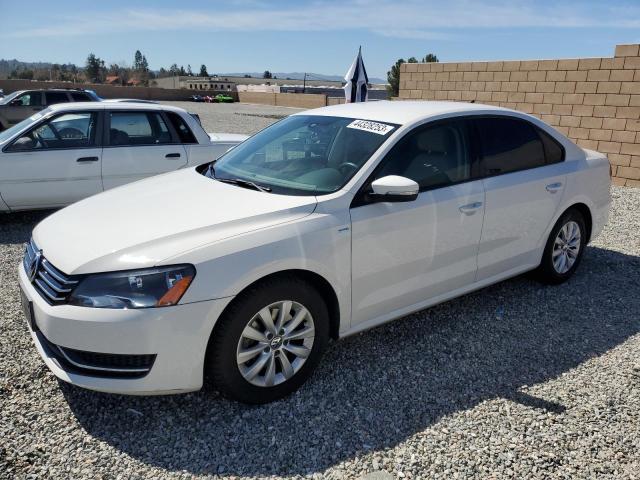 2015 VOLKSWAGEN PASSAT S - 1VWAT7A33FC067743