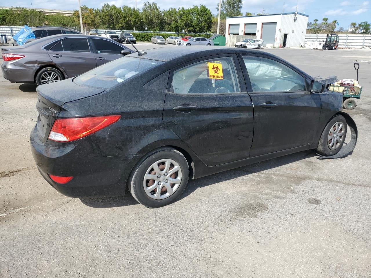 2013 Hyundai Accent - Image 3