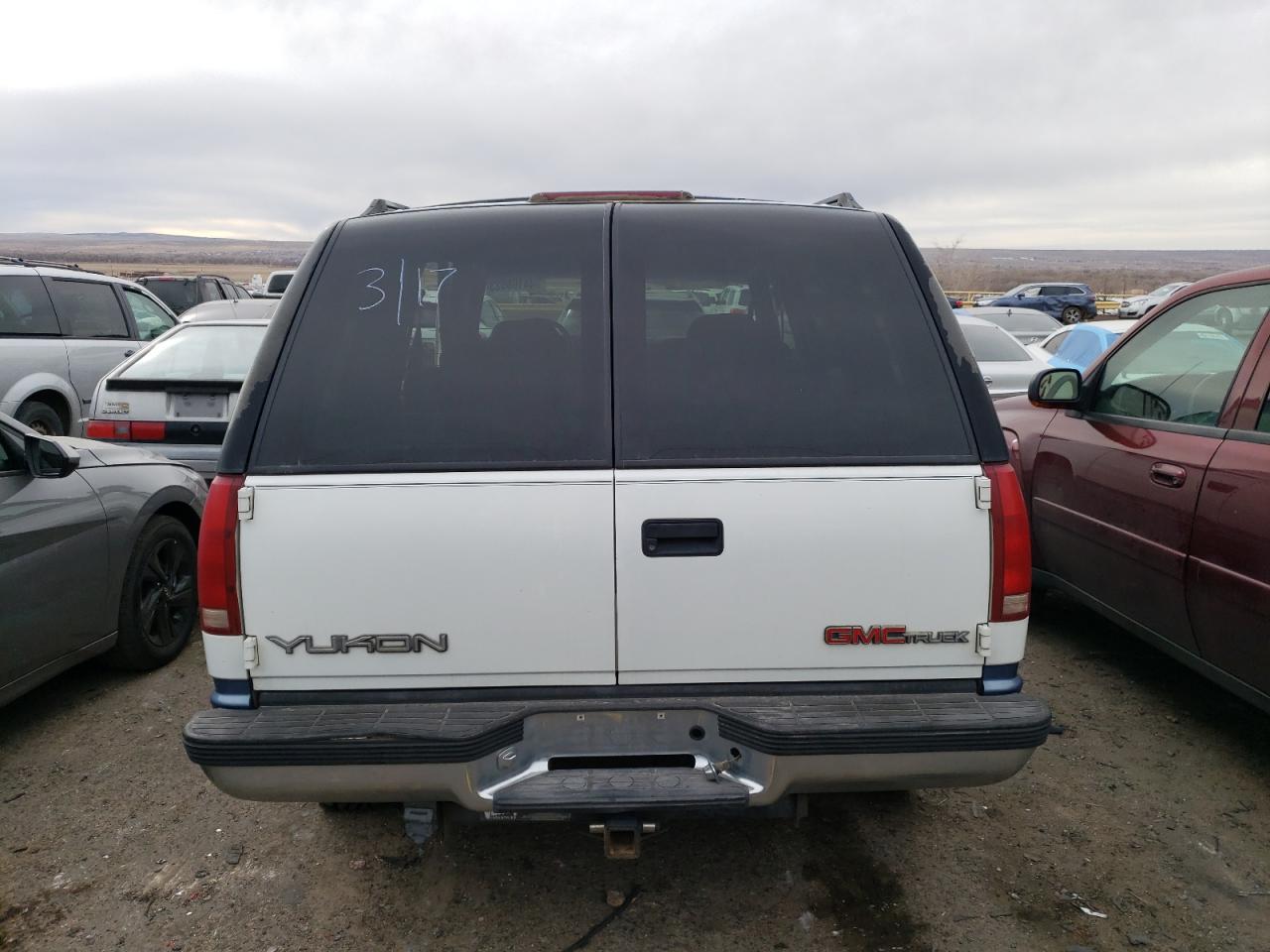 1997 GMC Yukon VIN: 1GKEK13R7VJ715086 Lot: 44108923