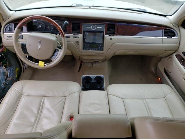 2LNBL8CV0AX602532 Lincoln TOWNCAR
