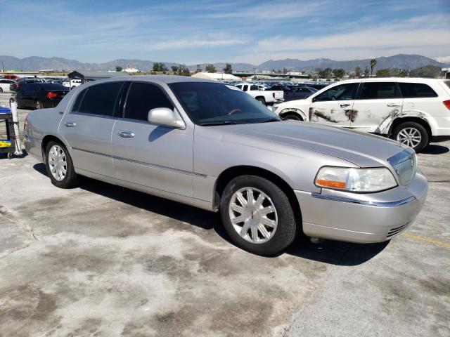 2LNBL8CV1AX628024 Lincoln Town Car Signature Limited