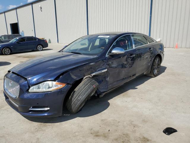 Jaguar XJ 2015 синий