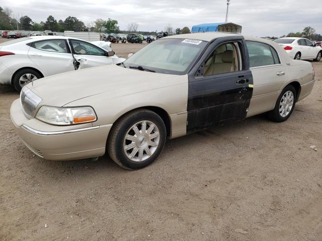 2010 Lincoln Town Car Signature Limited