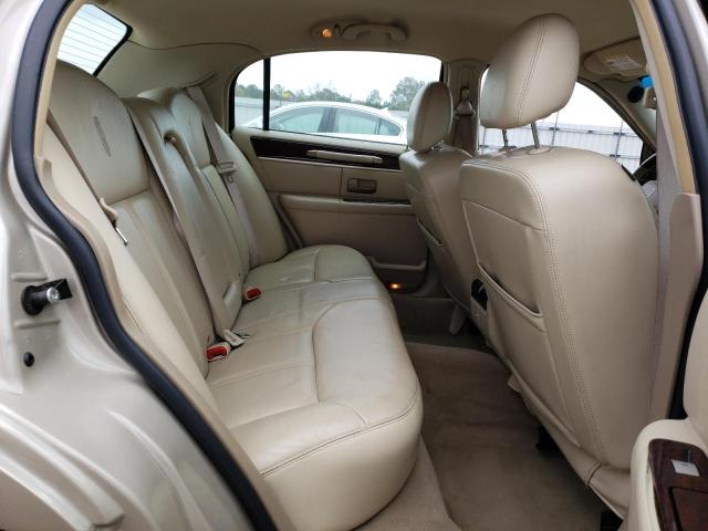 2LNBL8CV0AX602532 Lincoln TOWNCAR