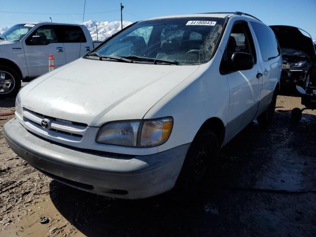 2000 Toyota Sienna LE