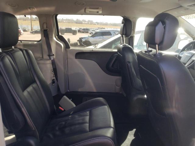 2015 CHRYSLER TOWN & COU 2C4RC1BG0FR546133