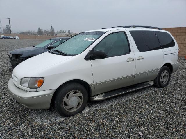 2000 Toyota Sienna LE