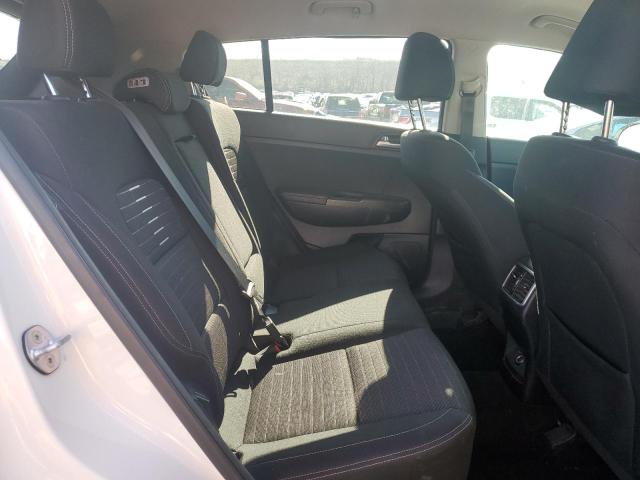 KNDPMCAC4J7456430 KIA Sportage Lx