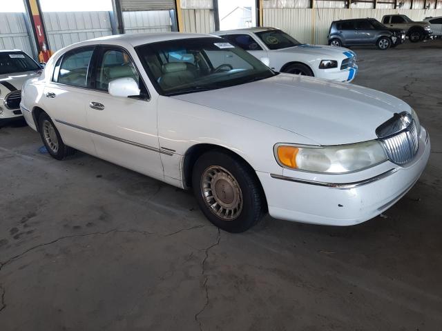 1LNHM81W2YY836961 Lincoln TOWNCAR