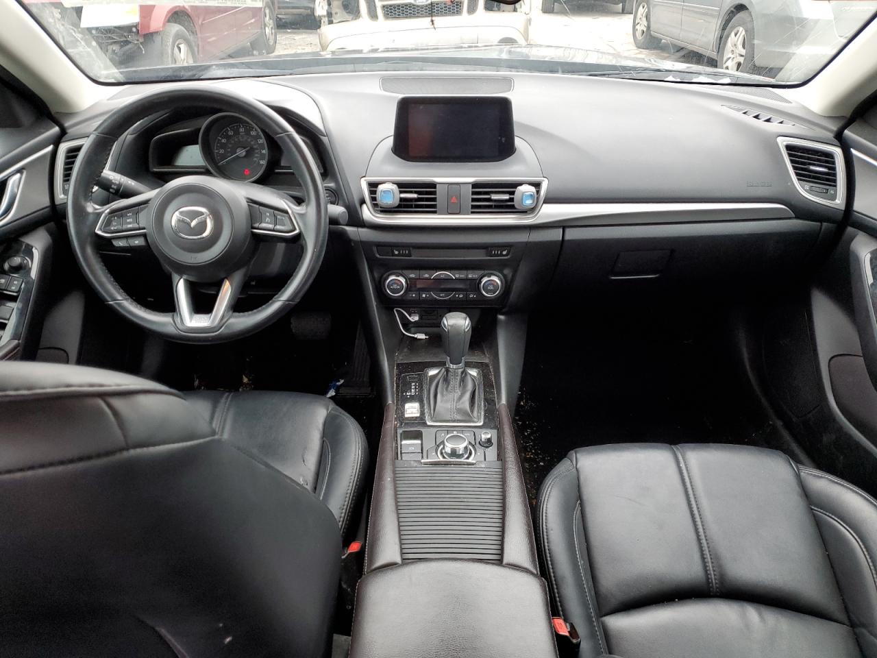 3MZBN1V36JM190692 2018 Mazda 3 Touring