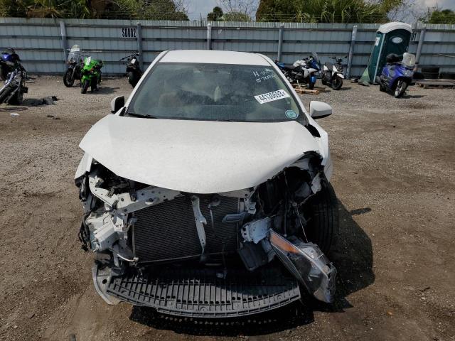 Седаны TOYOTA COROLLA 2016 Белый