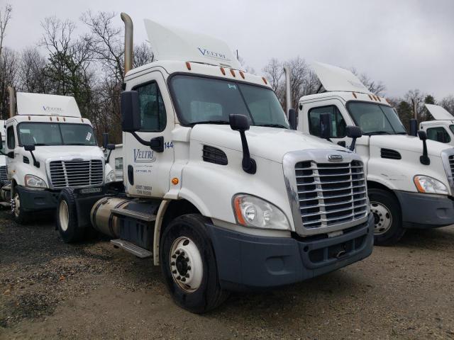 Salvage cars for sale from Copart Glassboro, NJ: 2016 Freightliner Cascadia 113