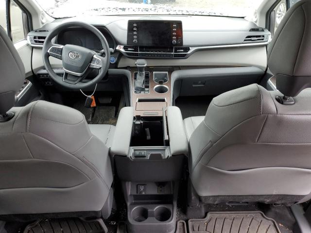 5TDJRKEC8MS066985 Toyota SIENNA XLE